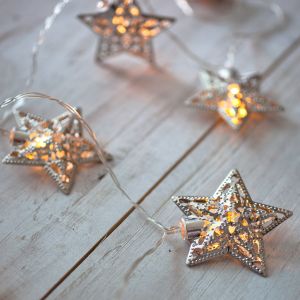 Lights4Fun Guirlande Lumineuse LED avec 16 Étoiles Filigranées Argentées