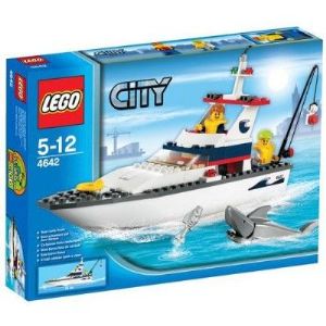 Lego 4642 - City : Le bateau de p&ecirc;che
