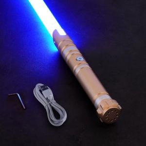 VEVOR Sabre Laser avec 12 Couleurs RVB, &Eacute;p&eacute;e Lumineuse de Duel 104 cm, Son FX et Poign&eacute;e R&eacute;aliste, Sabre Lumineux Rechargeable, pour D&eacute;guisement, Jour de No&euml;l, Halloween, Anniversaire, Couleur Or