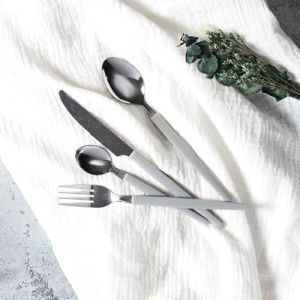 HOME DECO FACTORY, KA0520, Ménagère 16 pièces en Acier Inoxydable, Design Moderne et élégant, idéale pour Tous Les Repas, Facile à Entretenir, Compatible Lave-Vaisselle, Gris