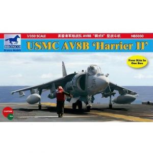 Bronco Models Maquette avion : AV8B Harrier II - Garçon