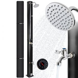 Arebos Douche solaire | 40 L| 220 cm | avec thermomètre intégré | incl.Capot de protection |Noir |Pommeau de douche rond|avec douche à pied |avec raccord de tuyau d'arrosage|Matériel de montage inclus