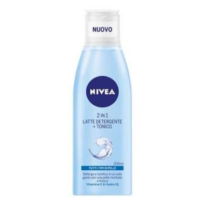 Nivea 2 in 1 Latte Detergente + Tonico Tutti i Tipi di Pelle - 200 ml