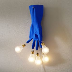 INGO MAURER lampe murale applique LUZY ON THE WALL (Bleu - Gomme, laiton et plastique)