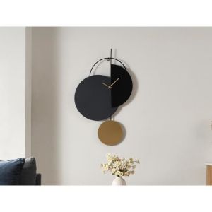 Image de Vente-unique - Horloge murale design en m&eacute;tal - d. 45 x h. 77 cm - Noir, gris et dor&eacute; - fernia