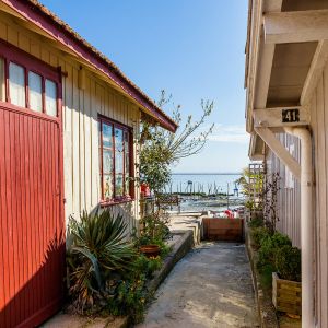 Artis Glassart 30X30 Village Canon