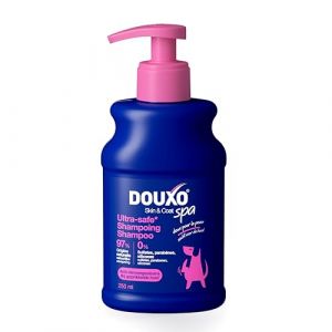 Douxo Skin & Coat Spa - Ultra-Safe Shampoing Anti-démangeaisons pour Chien, 250mL, Nettoie et apaise la Peau, Laisse Le Pelage Doux et éclatant, Formule respectueuse de la Peau.