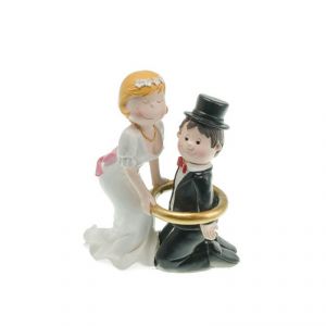 Image de Chaks 80174 - Figurine en résine Couple de mariés avec homme encerclé (15 cm)