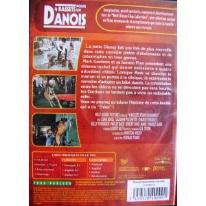 4 Bassets pour un Danois