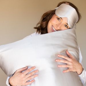 Pack d&eacute;couverte en soie gris perle 51x76