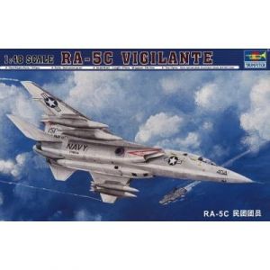 Trumpeter RA-5C VIGILANTE (PLASTIC MODEL)