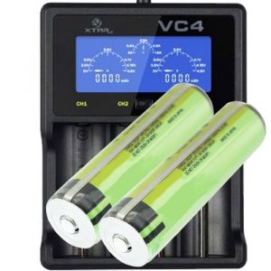 Panasonic 2x batterie 18650 Li-ion et 4x chargeur rapide Li-ion, 1x bo&icirc;tier AccuCell AccuSafe pour 1-2 batteries 18650