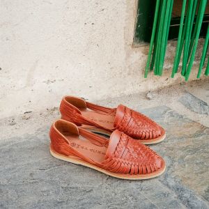 Chaussures cuir tressé femme Alègre cognac