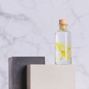 Théophile Berthon Fleur immergée Hortensia jaune H12