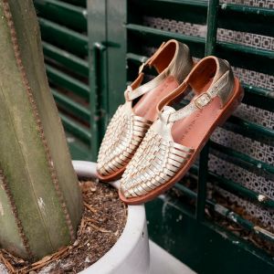 Sandales plates Peonia en cuir
