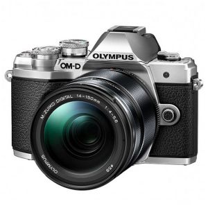 Olympus E-M10 MK III Argent et objectif ED 14-150mm