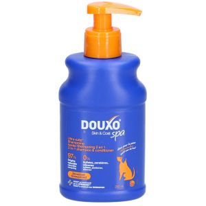 Douxo Skin & Coat Spa - Ultra-Safe Shampoing 2 en 1 démêlant pour Chiens, 250 ML, nettoie et Hydrate en Profondeur la Peau et Le Poil, Laisse Le Pelage Doux, Soyeux et démêlé, respecte la Peau.