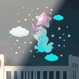 Ambiance Sticker Phosphorescent Lumineux - Licorne Envolé - Autocollant Mural Plafond Enfant Fluorescent | H30 x L40 cm + 110 étoilés
