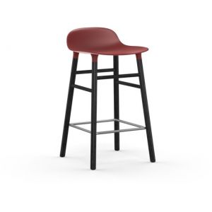 Normann Copenhagen Tabouret FORM BARSTOOL H 65 cm avec pi&egrave;tement en bois noir (Rouge - Polipropilene e legno nero)