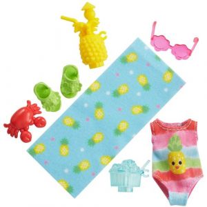 Mattel Chelsea Pack Accessoires - HHM58 - Th&egrave;me de la Plage - Comprend Serviette Plage + Accessoires