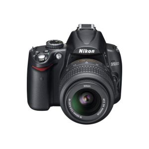 Nikon D5000 (avec 2 objectifs 18-55mm et 55-200mm)