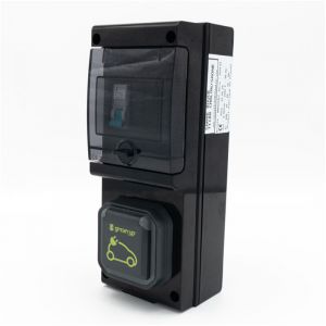 Borne de recharge équipée d'une prise Green'Up complète avec protections