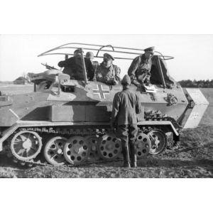 ICM Maquette Véhicule Sd.kfz.251/6 Ausf.a With Crew