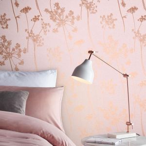 Graham & Brown Papier peint Anthriscus Blush | Blush Pink & Floral Papier Peint | Nous sommes une entreprise neutre en carbone