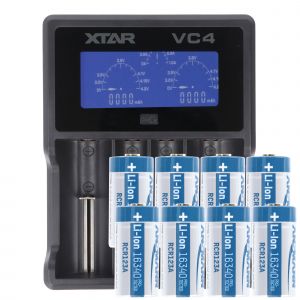 Chargeur rapide et 8 piles CR123A de 3,6 &agrave; 3,7 volts, capacit&eacute; maximale de 850 mAh.