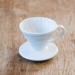 Dripper V60 blanc en c&eacute;ramique 02 (1 &agrave; 4 tasses)