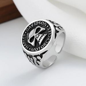 Bague Tête de Mort Gothique Motard