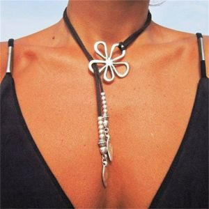 Collier Pendentif &agrave; Grosse Fleur de Style Ethnique