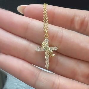 Collier Pendentif Croix & Couronne
