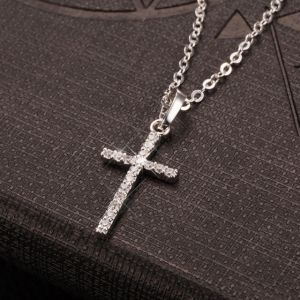 Collier avec Croix