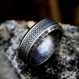 Bague Viking Ancienne avec Runes