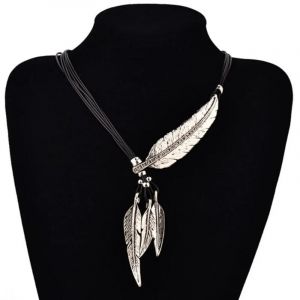 Collier avec Pendentif Plumes