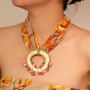 Collier en Tissus avec Pendentif Boheme Chic