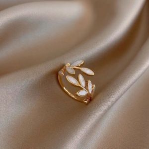 Bague R&eacute;tro Feuille de Laurier en Zircon