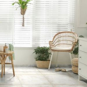 Plinthe en grès cérame émaillé effet béton blanc mat L.60 x l.7 cm x ép.8 mm - lot de 5, Malt