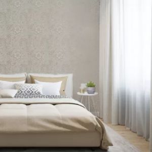 Papier peint vinyle intiss&eacute; fleuri effet m&eacute;tallique beige cr&egrave;me L.1000 x l.52 cm William Morris Marigold