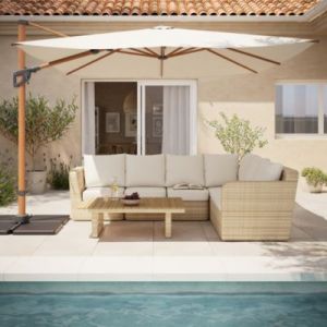 Parasol d&eacute;port&eacute; inclinable carr&eacute; ouverture manivelle moonbeam effet bois 3 x 3m GoodHome Corby