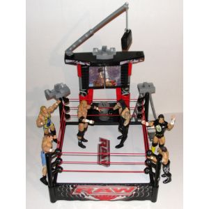 Ring De Catch Sonore Lumineux Raw + Lot 6 Figurines Catcheurs Articulés Wwe Mattel - Occasion