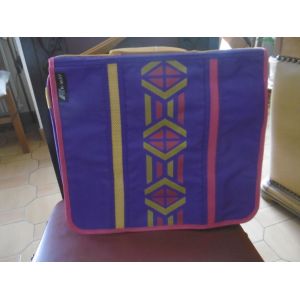 CARTABLE A BANDOULIERE MAUVE " K WAY - Occasion