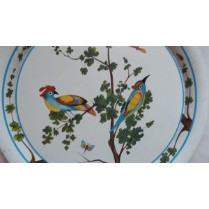 1 Ancien Grand Plat Rond En Fer Avec Des Oiseaux Multicolores - Occasion