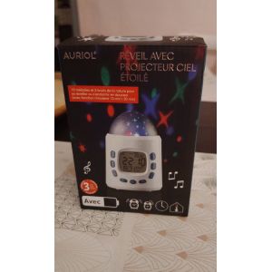 R&eacute;veil avec projecteur ciel &eacute;toil&eacute; - Occasion