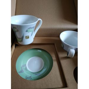 Lot De 2 Tasses Et Soucoupes Assortis De Spécial T By Nestlé - Porcelaine Blanche Décor Japon (Vert Pâle/Gris) Dans Le Carton D¿Origine - Occasion