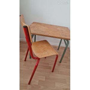 Table avec chaise d&#39;écolier vintage en bois - Occasion