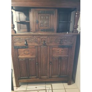 Meuble ancien de salle &agrave; manger. Le haut se retire, petit tabernacle au milieu de la partie haute. Meuble des ann&eacute;es 1930 environ. - Occasion