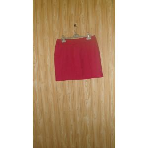 Jupe Courte Rose H&ampm Taille 38. Doublée. Fermeture À L&#39arrière Par Deux Boutons-Pression Et Petite Fermeture Eclair. 80 % Polyester - 20 % Laine - Occasion