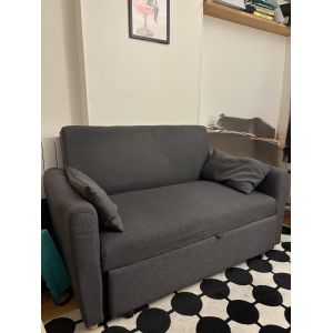 Bonjour, Je viens un canap&eacute; convertible en bon &eacute;tat. Dimensions : Largeur 140cm, Profondeur 85cm, Hauteur 87cm et longueur en position lit 160cm. Le canap&eacute; est en bon &eacute;tat, propre et fonctionnel. - Occasion